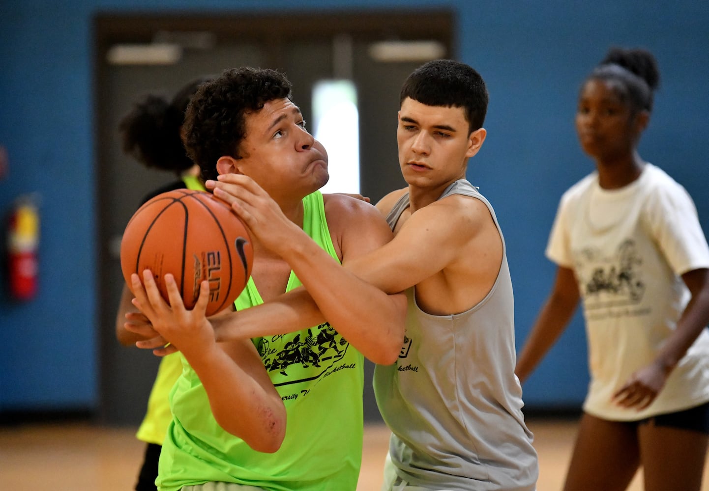 Mike Glenn Basketball Camp for the Deaf