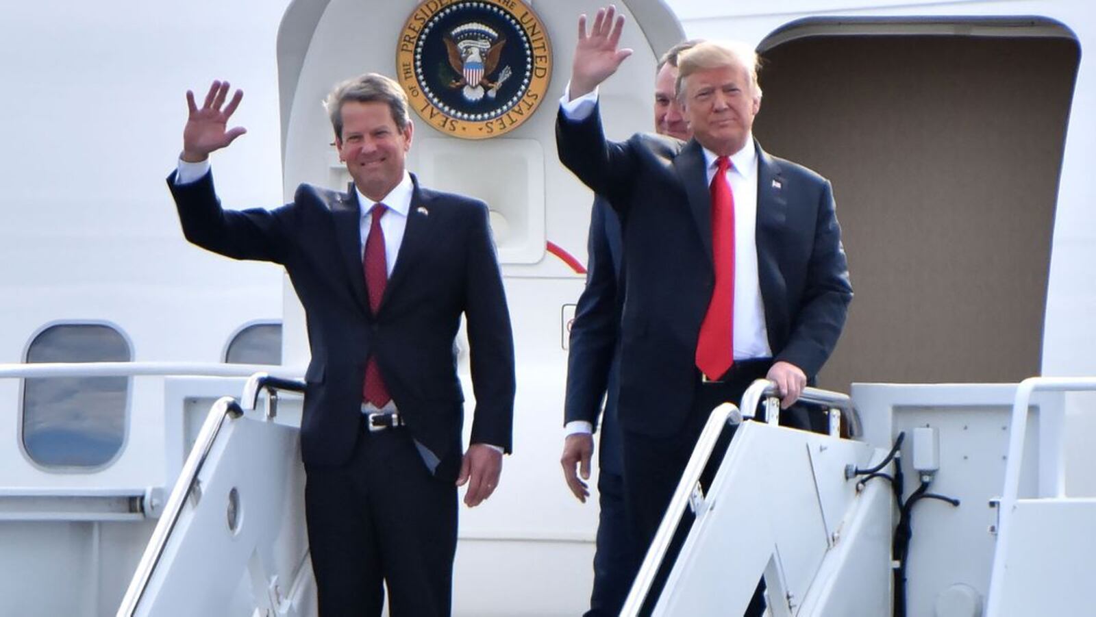 As runoff nears, Trump complicates GOP case by demanding that Kemp resign