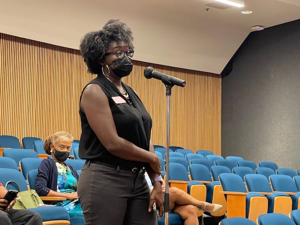 State Rep. Jasmine Clark, D-Lilburn, asks representatives with Fair Count how to involve her constituents in the redistricting process. (Tyler Wilkins/ tyler.wilkins@ajc.com)