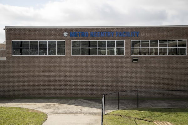 The exterior of the Metro Reentry Facility, part of the Georgia Department of Corrections, in south DeKalb County. (ALYSSA POINTER/ALYSSA.POINTER@AJC.COM)