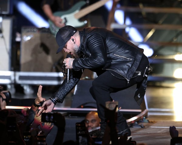 Country music starand Jefferson, Georgia native, Brantley Gilbert, rocked the Ameris Amphitheatre on Thursday, October 10, 2019, on his Not Like Us tour. Miochael Ray and Lindsey Ell opened the show.
Robb Cohen Photography & Video /RobbsPhotos.com