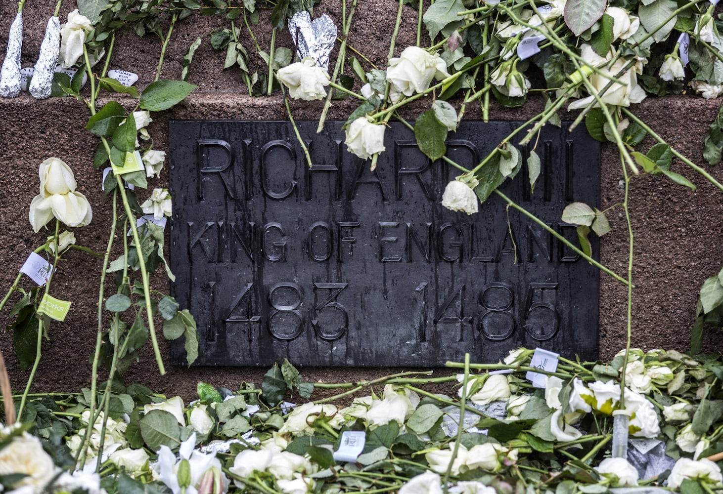 Richard III's belated burial