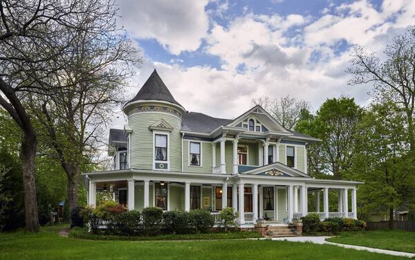 The Howard House is a historical Queen Anne Victorian home with plenty of space and modern amenities.