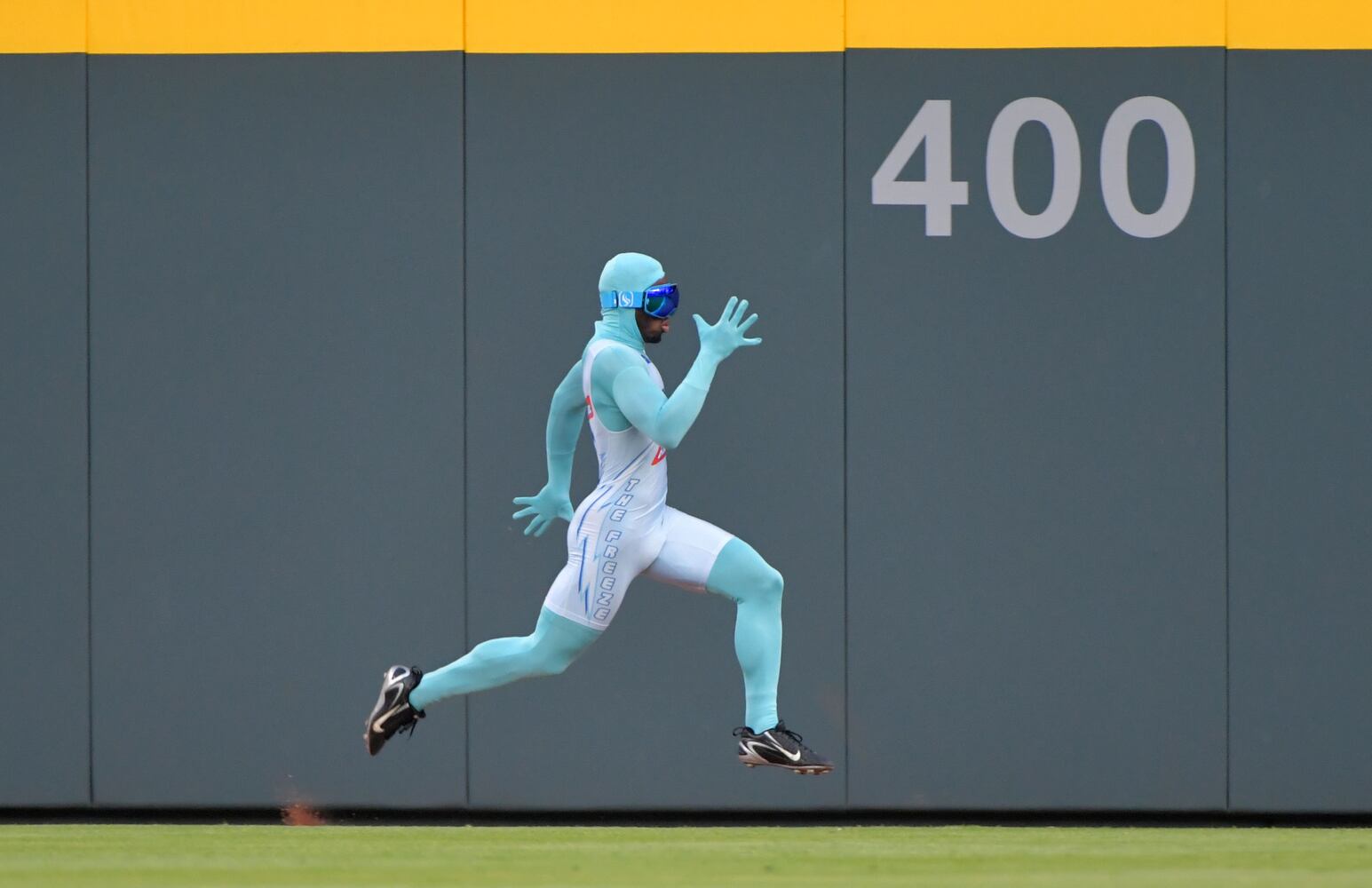 Photos: Braves’ new sensation is ‘The Freeze’