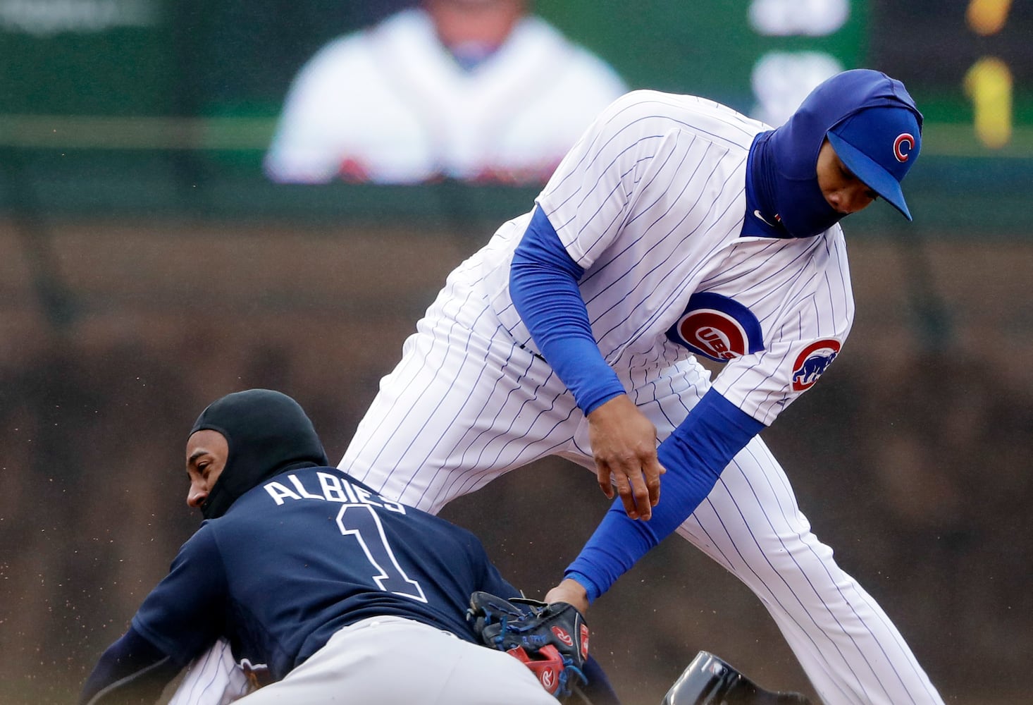 Photos: Braves battle the Cubs in cold Chicago