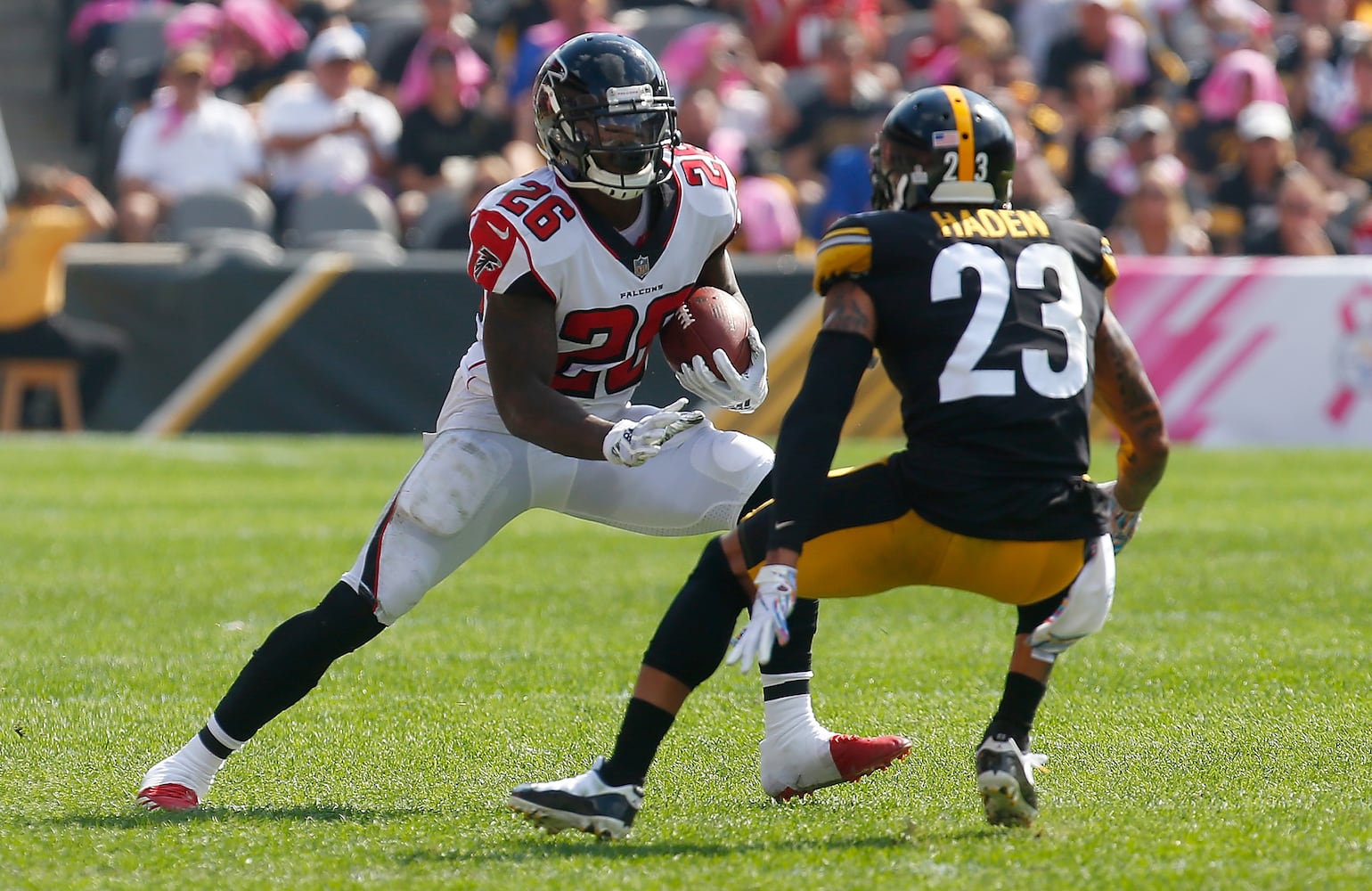 Photos: Falcons battle Steelers in key road game