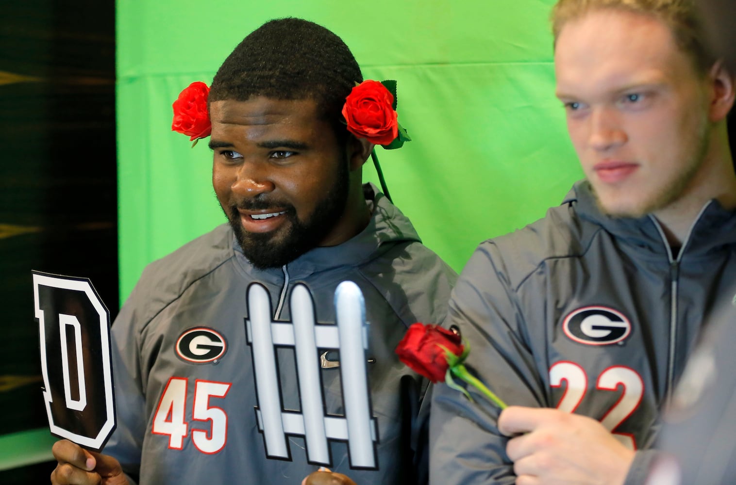 Photos: The scene at the Rose Bowl as Georgia, Oklahoma game nears