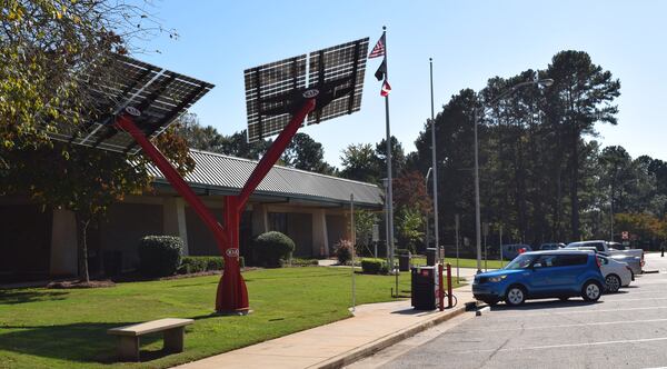 Georgia’s first solar-powered electric vehicle charging station to be built at a Visitor Information or Welcome Center was unveiled Wednesday, Oct. 14 in West Point, Ga.