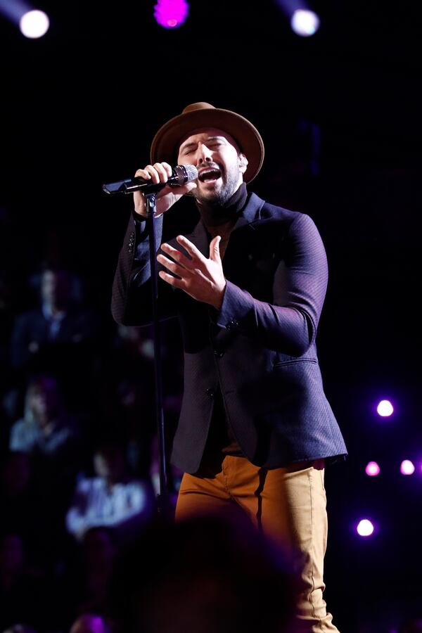 THE VOICE -- "Live Playoffs Top 20" Episode 1715A  -- Pictured: Alex Guthrie -- (Photo by: Trae Patton/NBC)