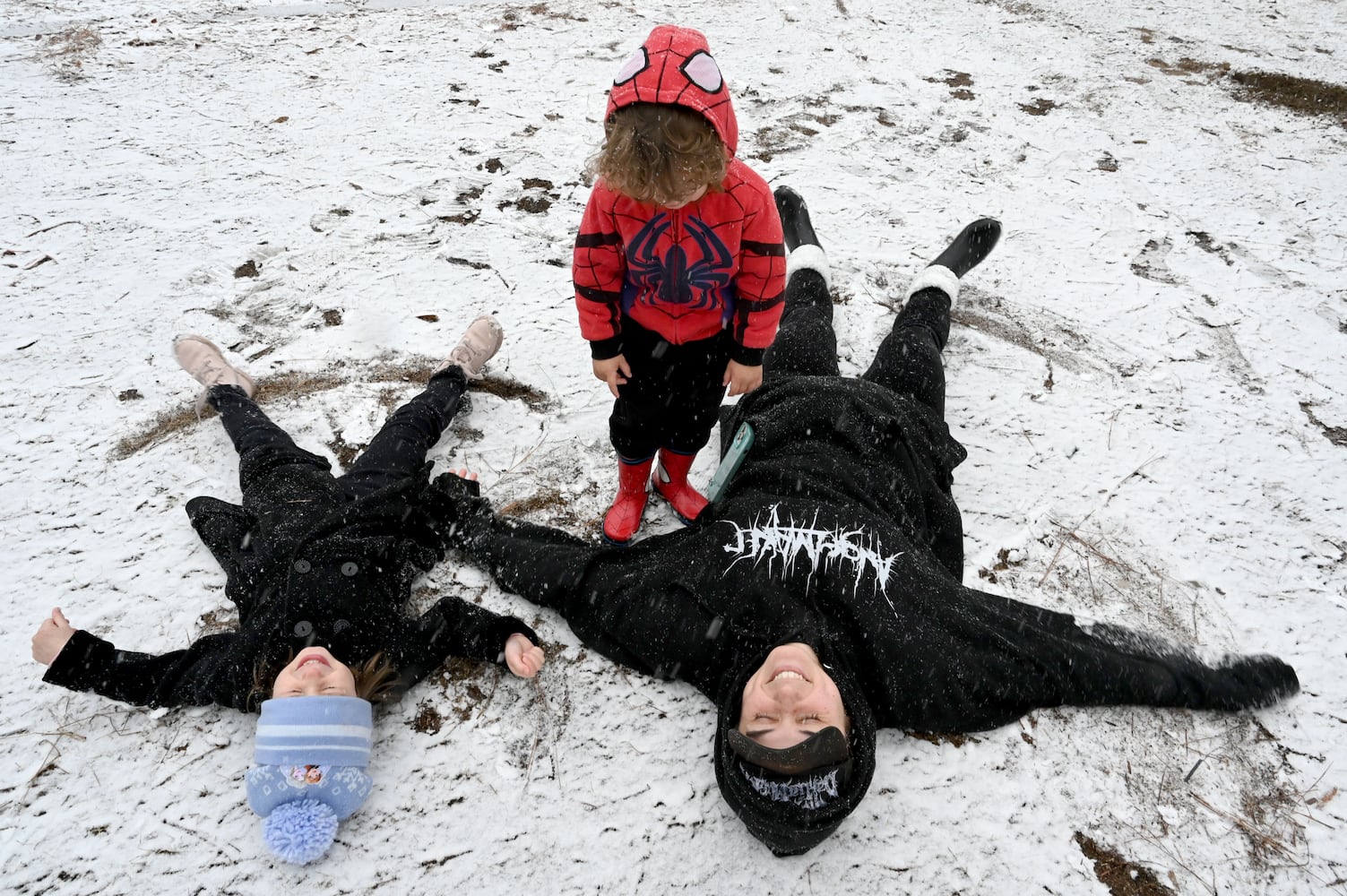 Photos: Snow, ice spreads in Georgia