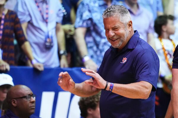 Tigers head coach Bruce Pearl reacts on the sideline during the first half of an NCAA college basketball game against North Carolina at the Maui Invitational Tuesday, Nov. 26, 2024, in Lahaina, Hawaii. (AP Photo/Lindsey Wasson)