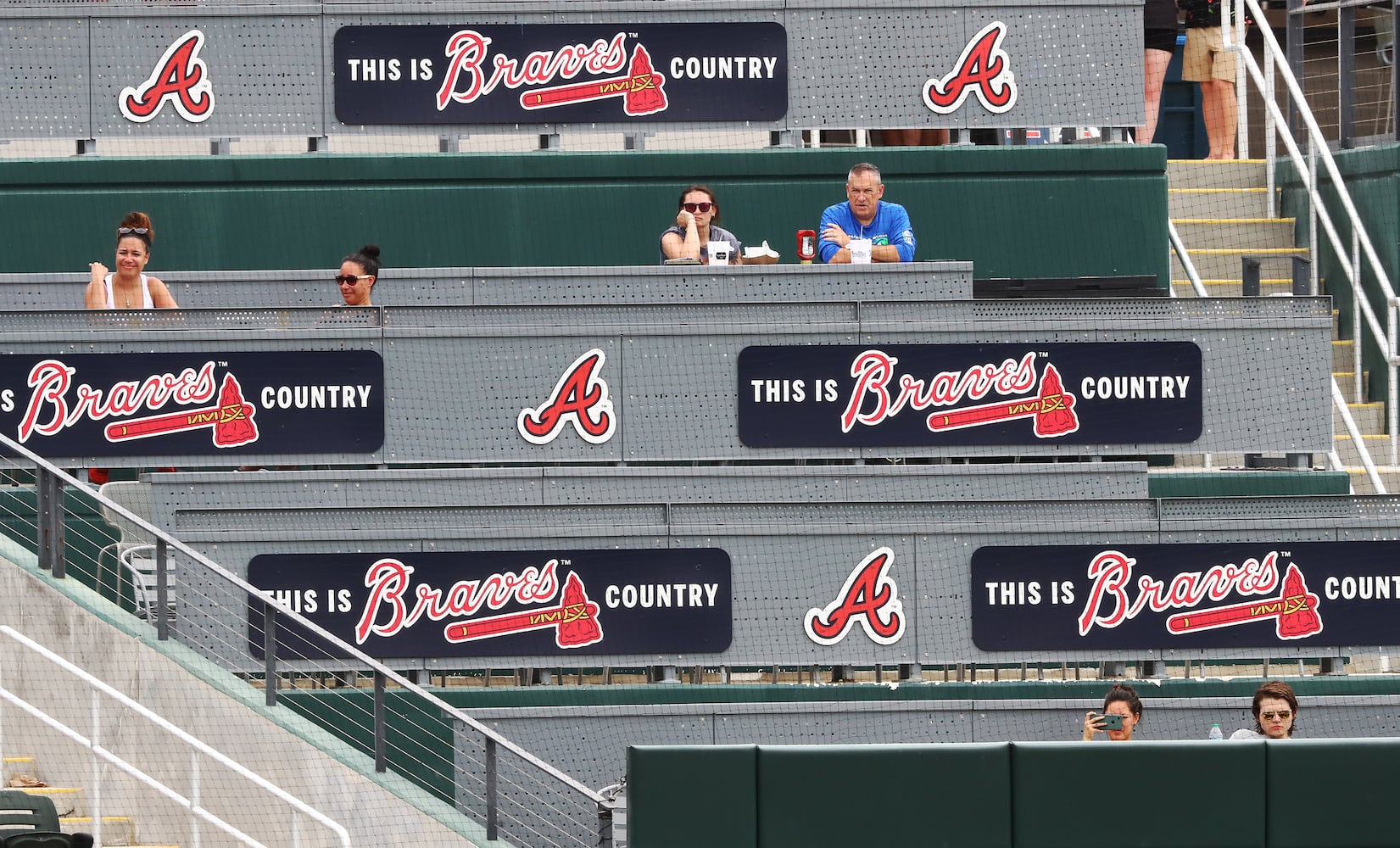 BRAVES PHOTO