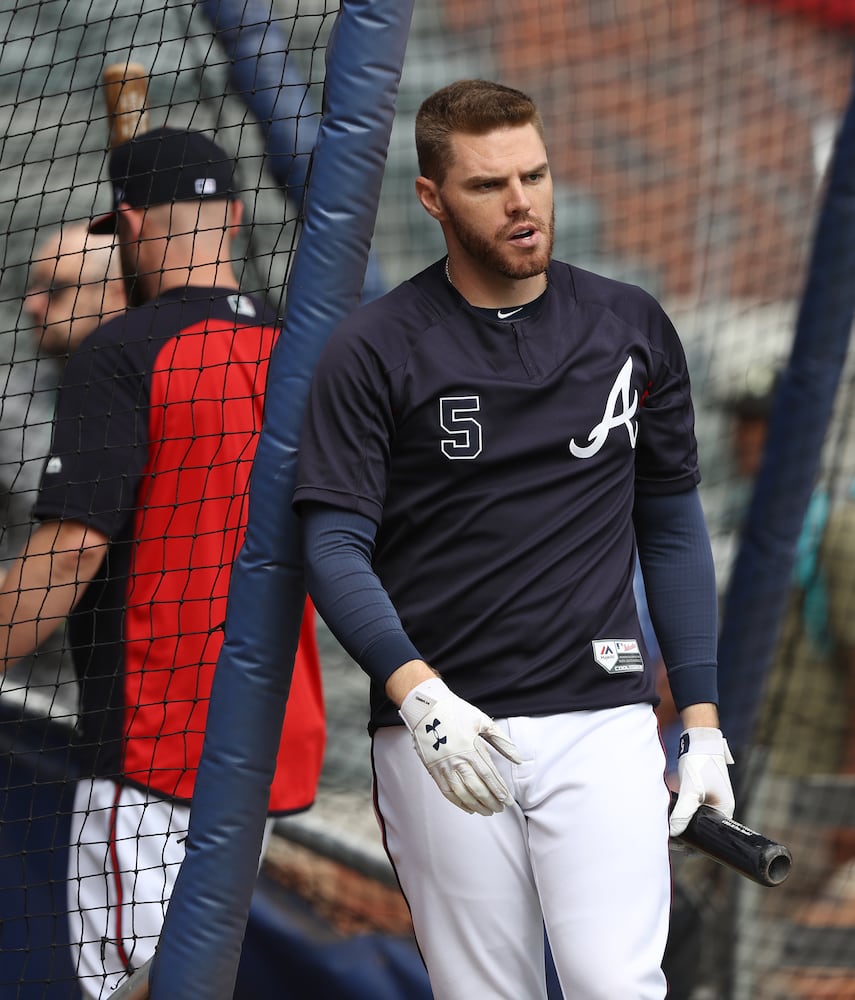 Photos: The scene at the Braves-Cardinals game