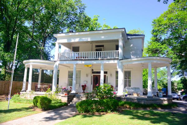 The Pellerins opened their 1895 neo-classical Victorian to the public as part of the 43rd Grant Park Spring Tour of Homes. The couple spent five months in 2015 restoring the house, which had been gutted and served many purposes over the years, to its former glory as a family home and Grant Park icon.