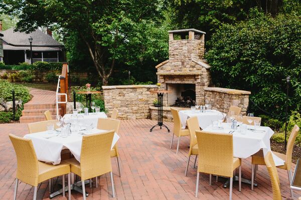 Table & Main's patio welcomes diners who want to enjoy a meal al fresco. / Photo credit: Andrew Thomas Lee.