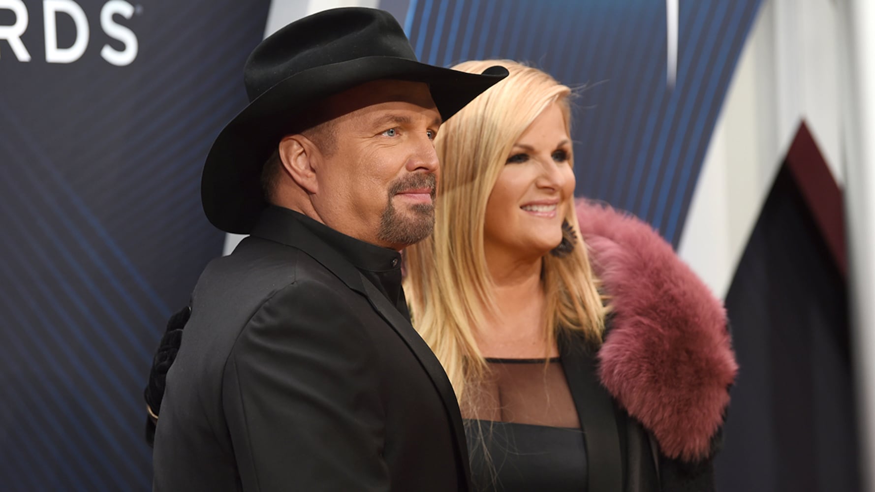 Photos: Stars shine on the CMA Awards red carpet