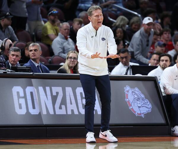 Gonzaga head coach Mark Few tells his team to calm down during the first half against Houston in the second round of the NCAA college basketball tournament, Saturday, March 22, 2025, in Wichita, Kan. (AP Photo/Travis Heying)