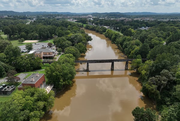 An aerial photograph shows a water pump station on the Oostanaula River near Rome on Tuesday, Aug. 23, 2022. (Hyosub Shin/Atlanta Journal-Constitution/TNS)