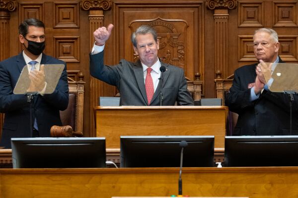 220113-Atlanta-Gov. Brian Kemp, flanked by Lt. Gov. Geoff Duncan, left, and House Speaker David Ralston (R-Blue Ridge) before delivering the State of the State address to a joint session of the Georgia Legislature on Thursday morning, Jan. 13, 2022. Ben Gray for the Atlanta Journal-Constitution