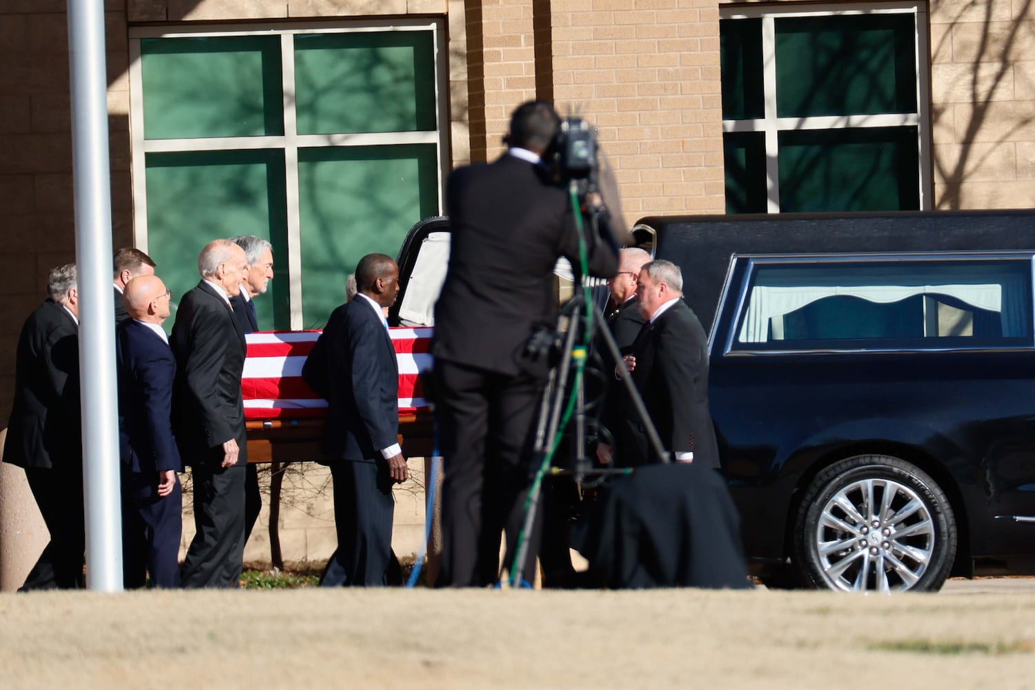 Carter funeral services begin 