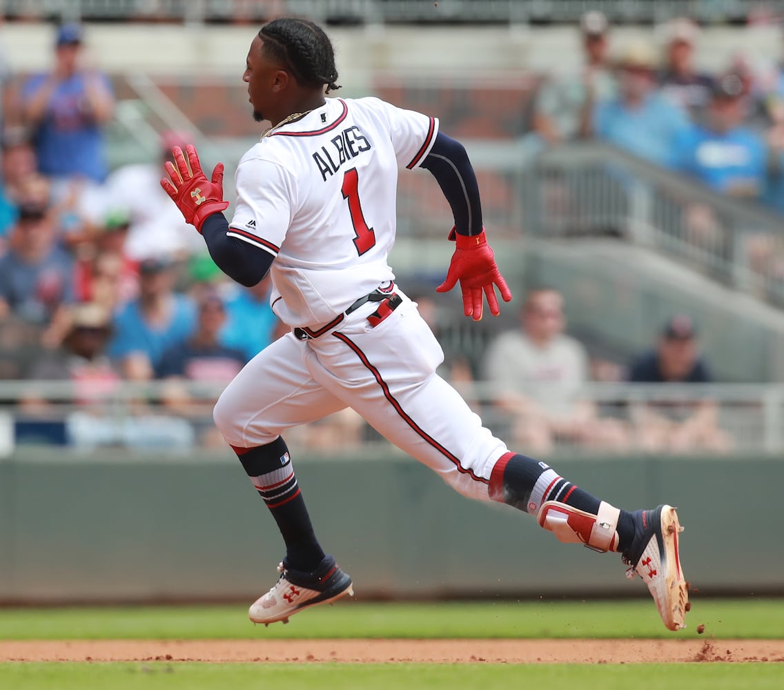 Photos: Braves collapse at home against Red Sox