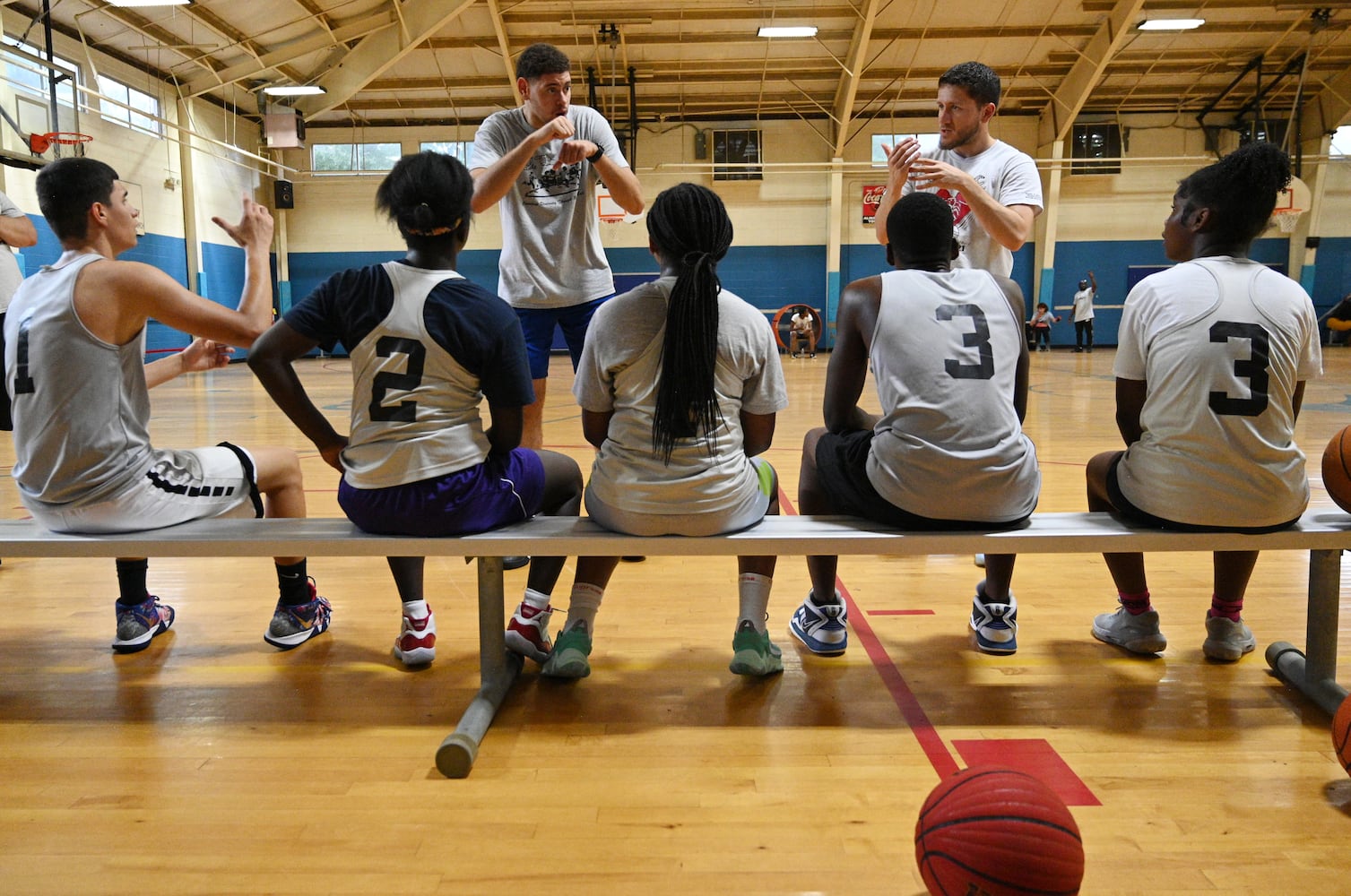 Mike Glenn Basketball Camp for the Deaf