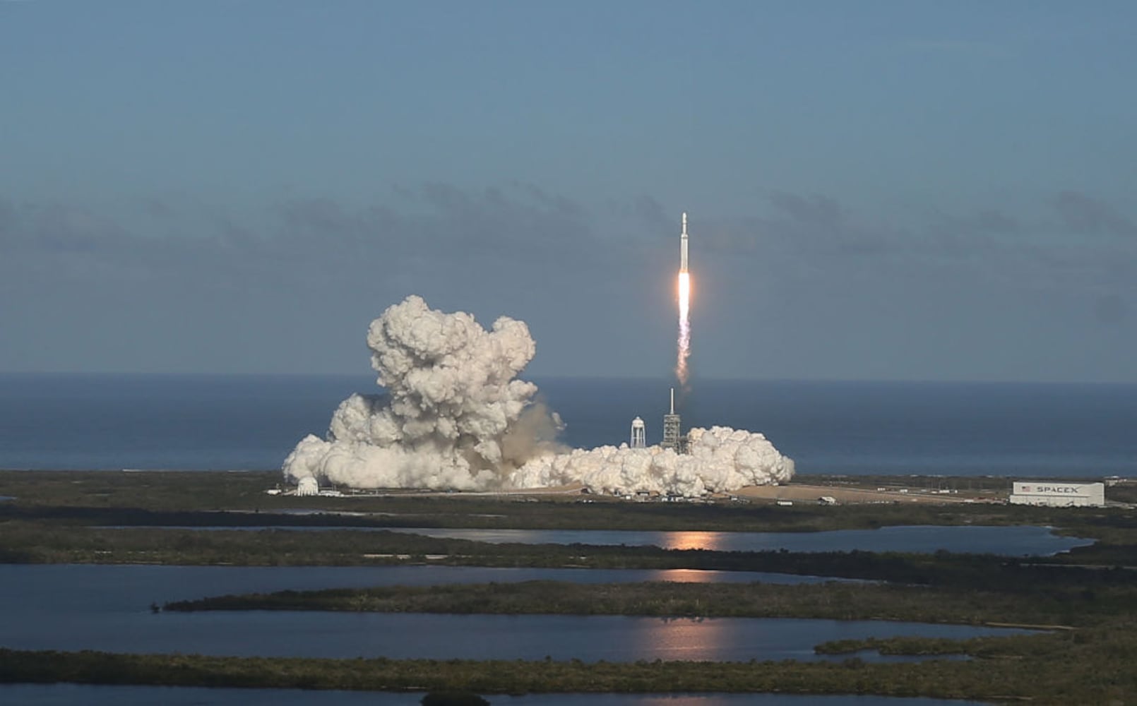 photos falcon heavy launch