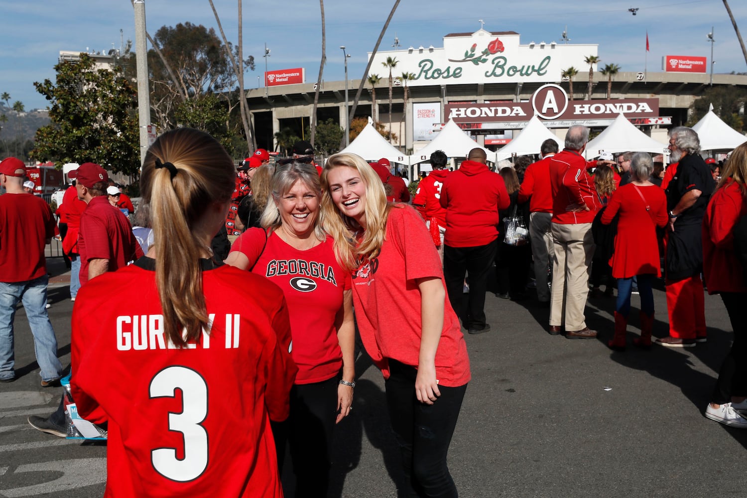 Photos: The scene at the Rose Bowl as Georgia plays Oklahoma