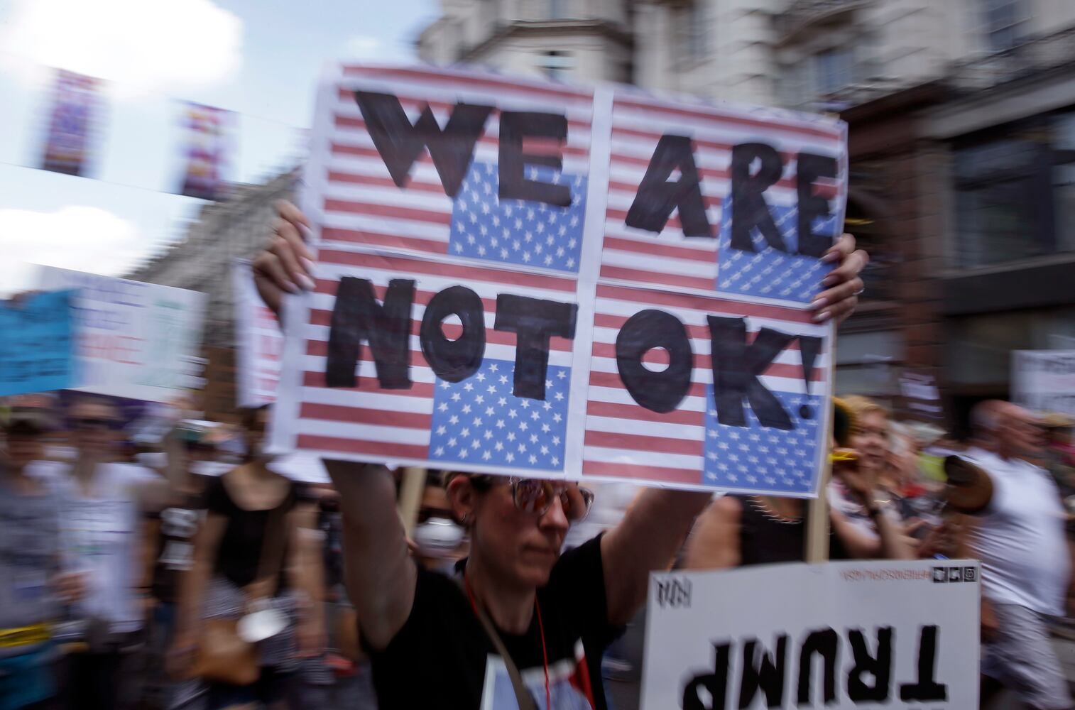 Photos: Protesters greet Trump during UK visit