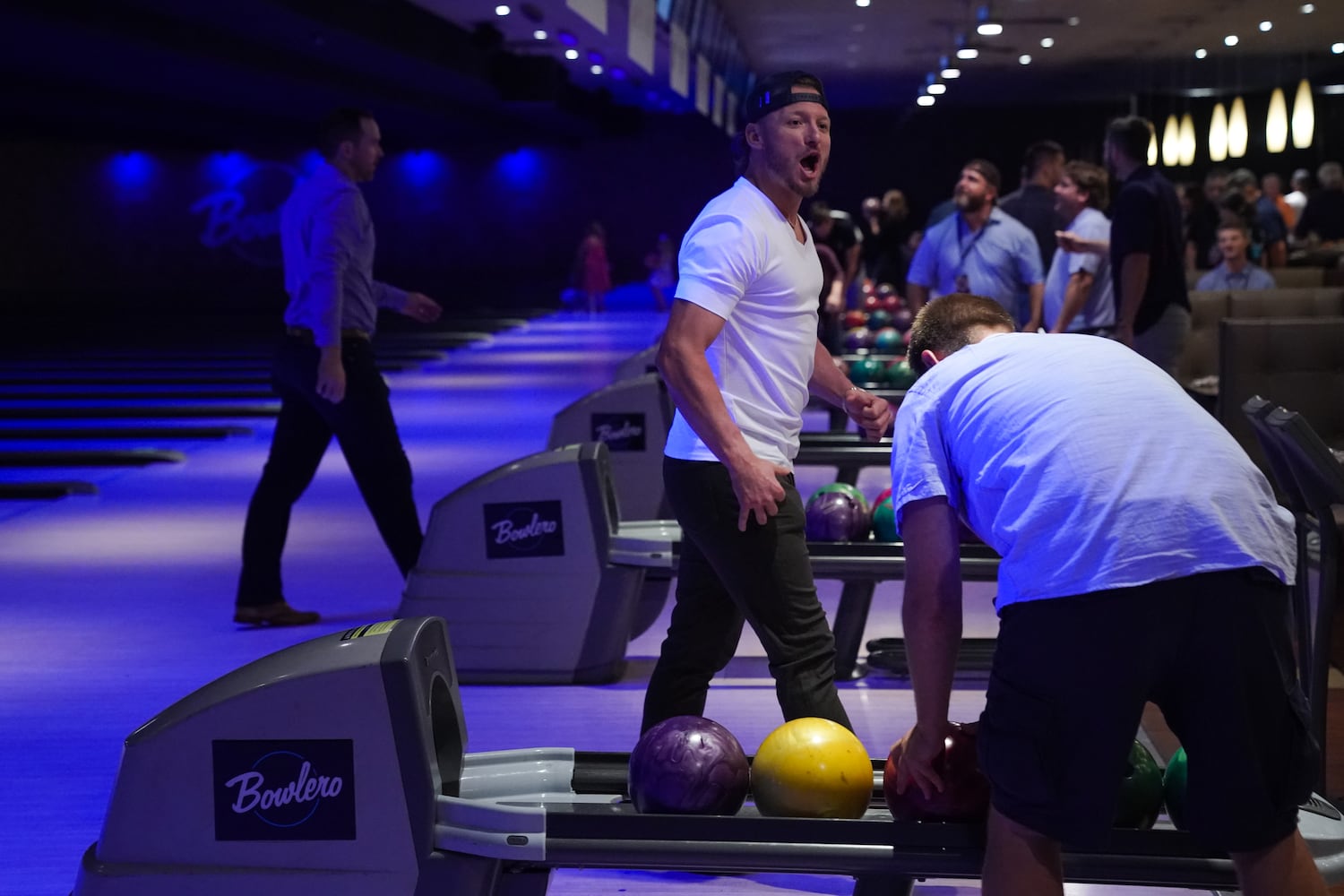 Photos: Josh Donaldson, Braves teammates bowl for charity