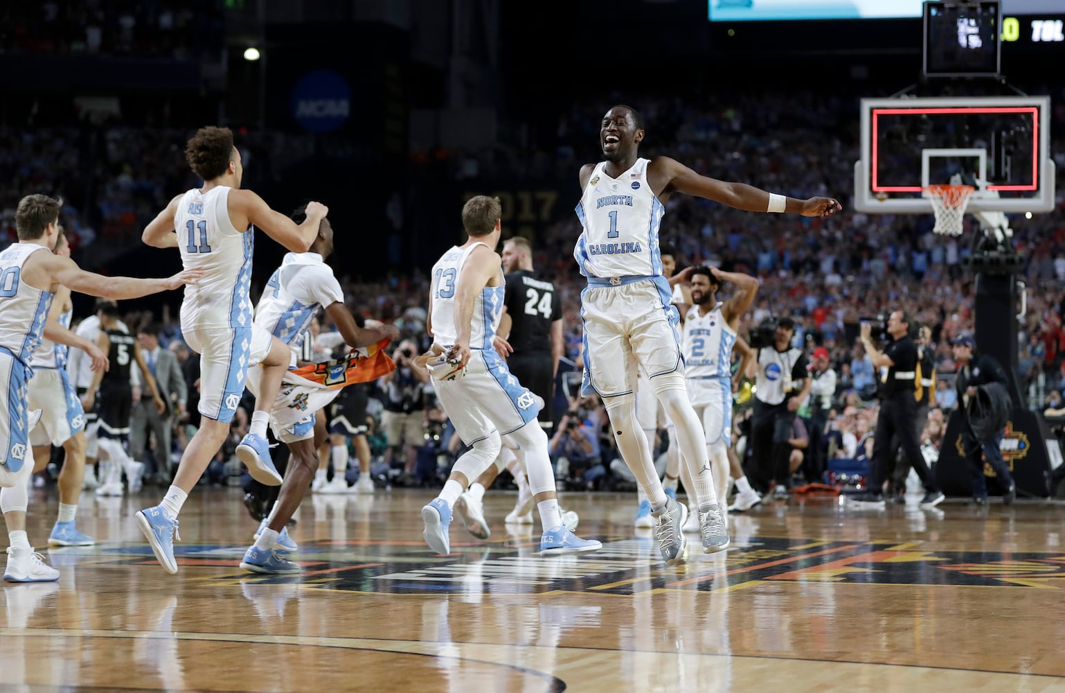 Tar Heels top Bulldogs 71-65