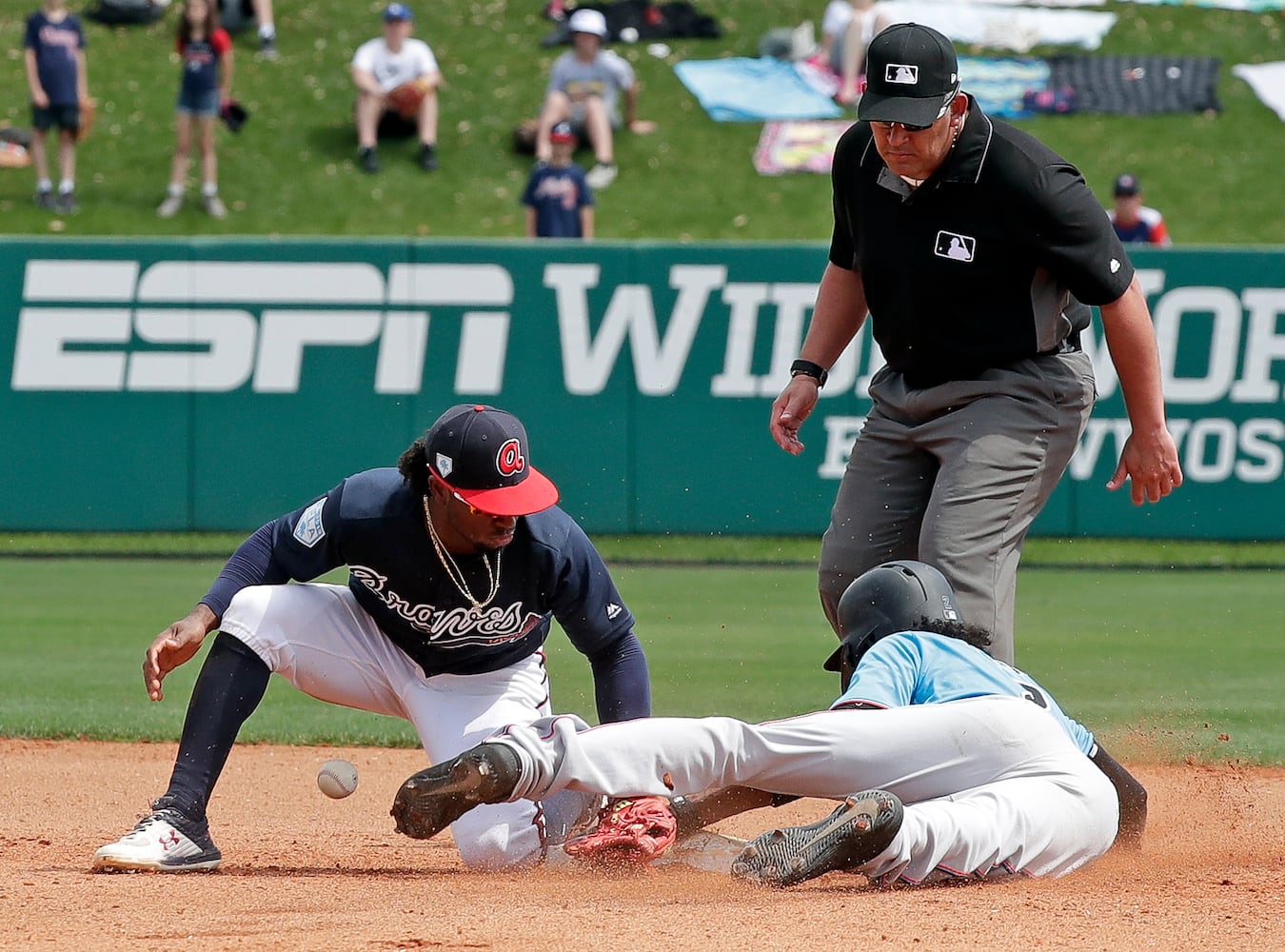 Photos: Josh Donaldson goes deep for Braves