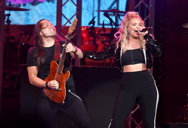 NASHVILLE, TN - SEPTEMBER 07:  Country artist Lauren Alaina performs at Bridgestone Arena on September 7, 2018 in Nashville, Tennessee.  (Photo by Jason Kempin/Getty Images)