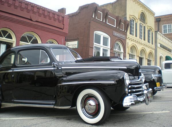 A small-town Georgia favorite: Cruising to the Oldies in Senoia.