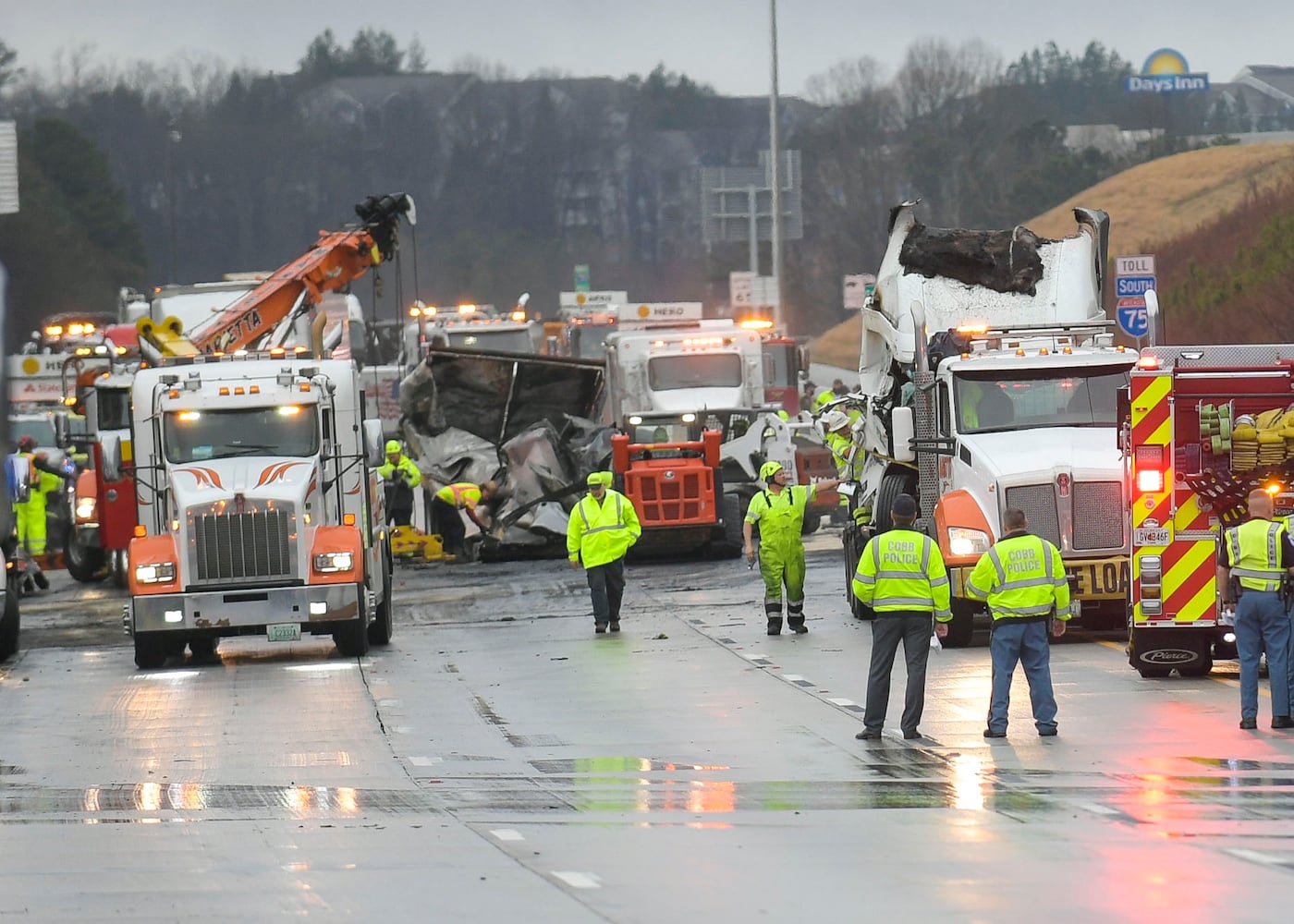 021121 I75 FIERY CRASH