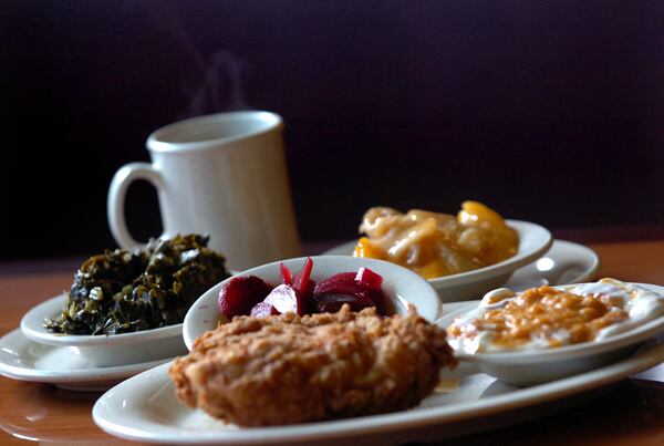 Country Fried Chicken special at the Silver Midtown Grill, renamed after it reopened in 2007. (HYOSUB SHIN / Staff)