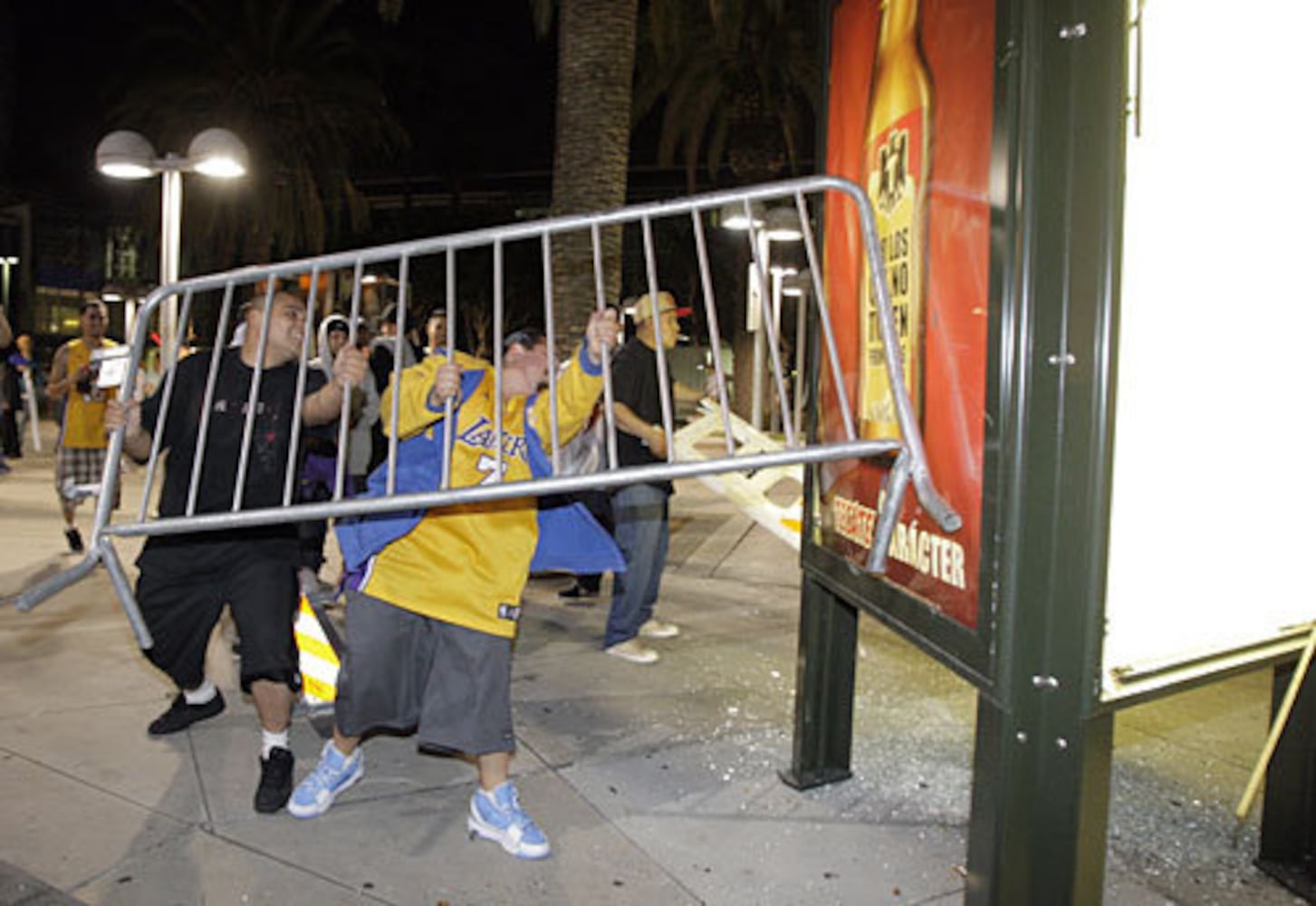 Lakers fans riot in L.A. after NBA title