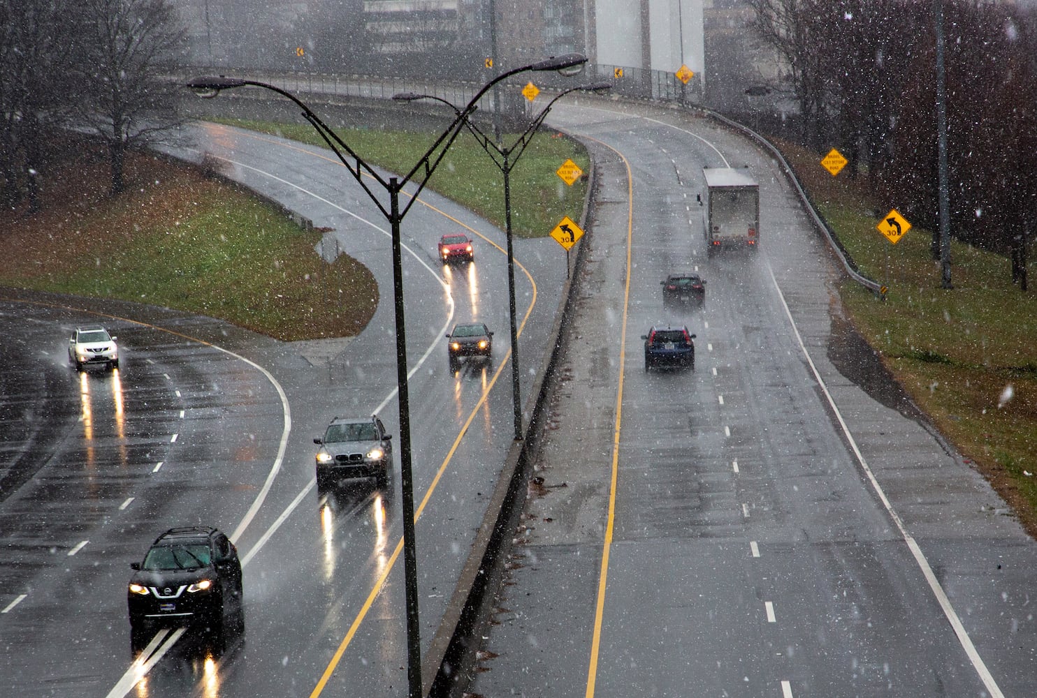 Winter storm hits metro Atlanta, North Georgia