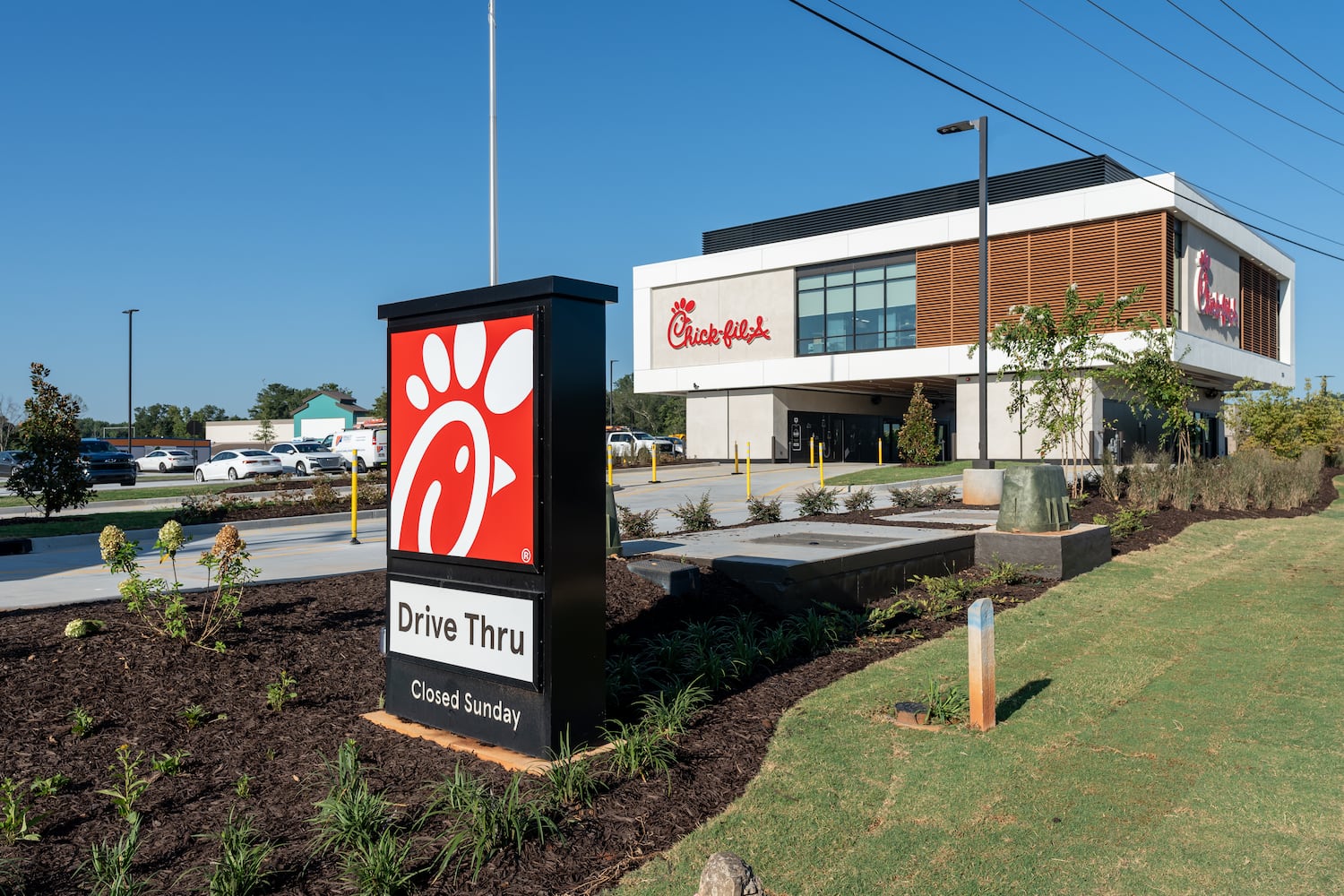 Chick-fil-A opens first-ever elevated drive-thru restaurant near Atlanta