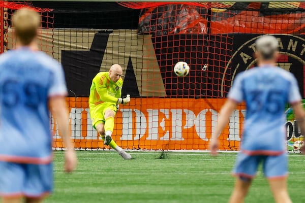 Atlanta United goalkeeper Brad Guzan (1) takes a goal kick during the second half against New York City at Mercedes-Benz Stadium on Wednesday, July 17, 2024. 
(Miguel Martinez/ AJC)