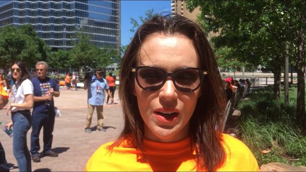  Alyssa Milano is in Dallas protesting the National Rifle Association, which is having its 147th annual convention around the corner, about half a mile away. Photo: Jennifer Brett