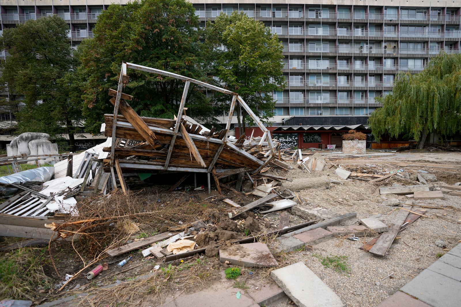 A view of Hotel Yugoslavia, once a symbol of progress in the former socialist state of Yugoslavia that broke apart in the 1990s and a favorite gathering place for local residents as well as world leaders, in Belgrade, Serbia, Thursday, Oct. 3, 2024. (AP Photo/Darko Vojinovic)