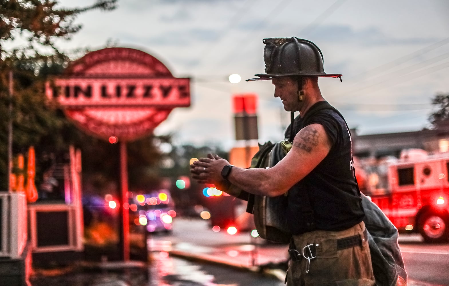 Fire broke out at the Buckhead Tin Lizzy’s Cantina on Tuesday morning, Sept. 20, 2022 sending huge flames shooting high above the roofline. Firefighters were called to the Piedmont Road restaurant shortly before 6 a.m. and were able to extinguish the bulk of the flames in the first five minutes, according to Atlanta fire Battalion Chief Quincey Watts. (John Spink / John.Spink@ajc.com)

