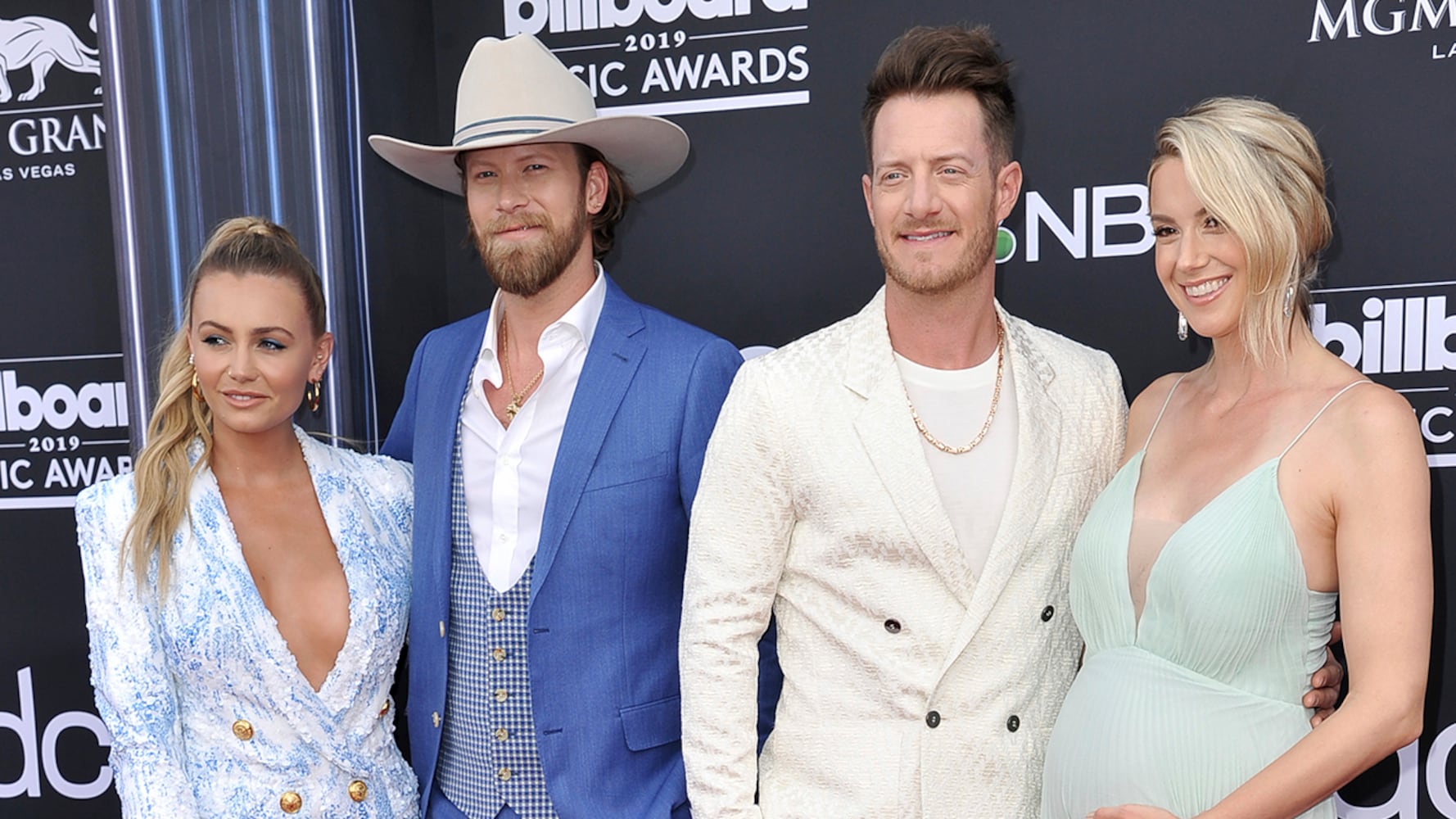 Photos: Stars walk the red carpet at the Billboard Music Awards