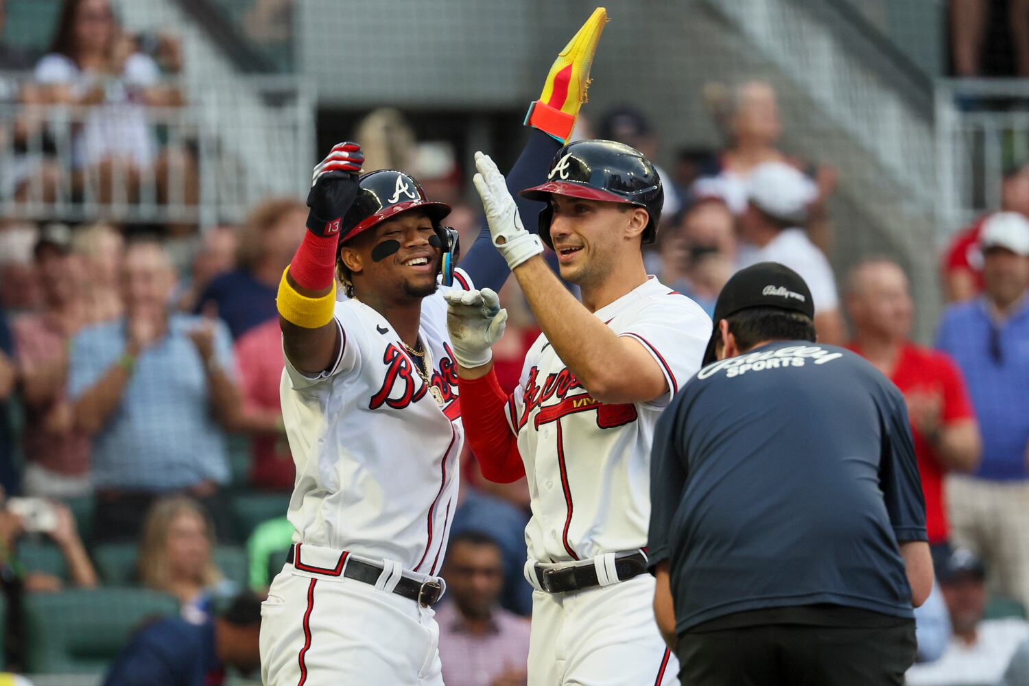 051023 BRAVES PHOTO