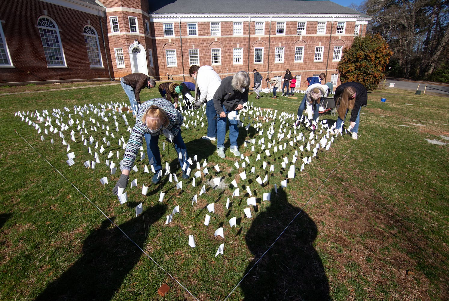 Decatur volunteers planting 15,000 (or 16,000)