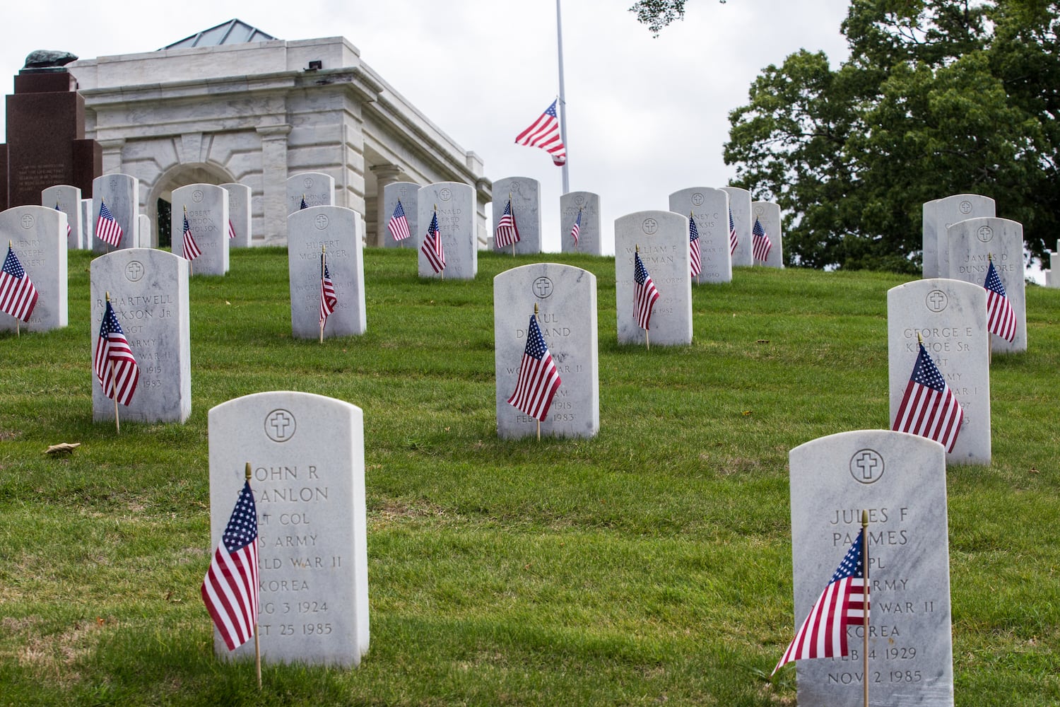 PHOTOS: Honoring war heroes on Memorial Day amid a pandemic