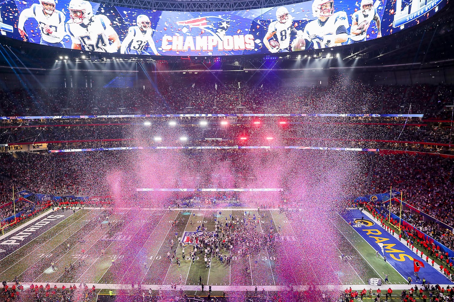 Photos: Patriots celebrate, Rams commiserate at Super Bowl