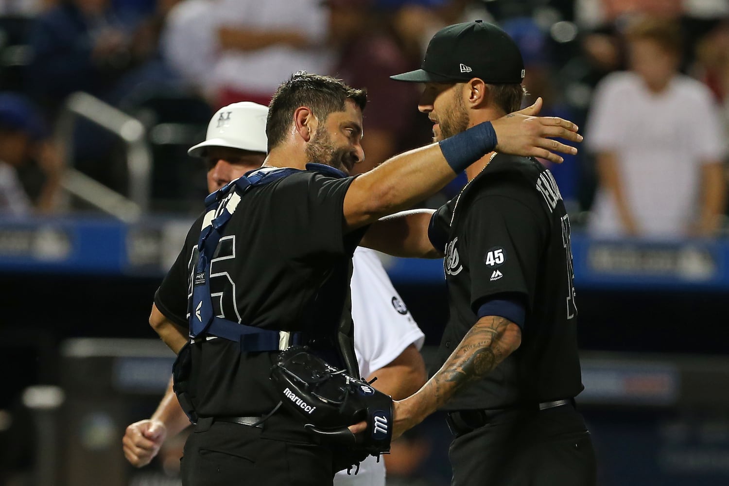 Photos: Braves have back-to-back wins in black uniforms