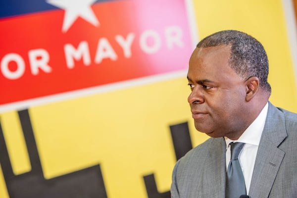 Former mayor Kasim Reed accepts an endorsement from the International Association of Fire Fighters Local 134 at Reed's campaign headquarters on Thursday, Oct. 7, 2021.  (Jenni Girtman for The Atlanta Journal-Constitution)